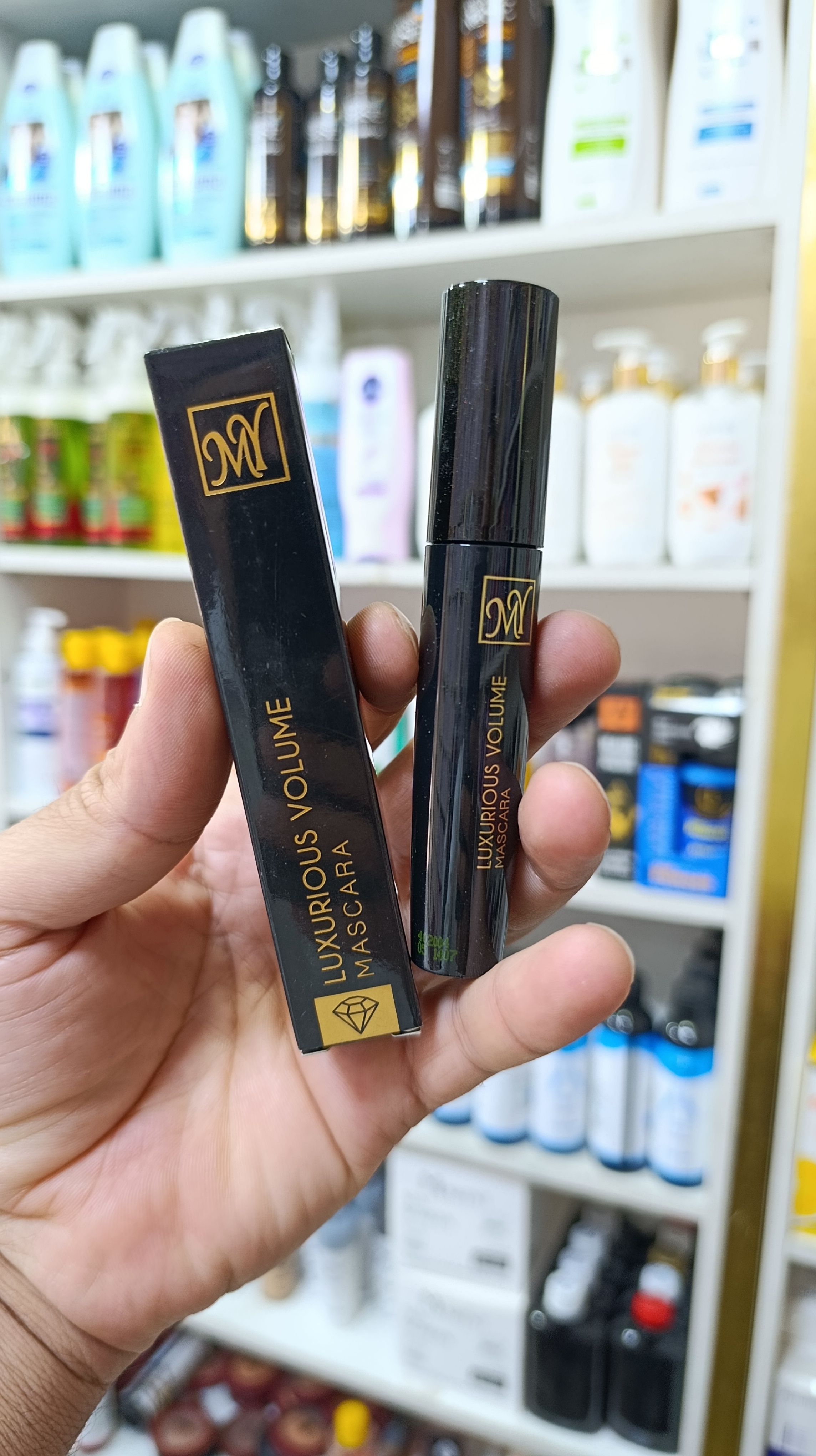 ریمل حجم دهنده وبلندکننده مای مدلLuxuriousحجم15میلی